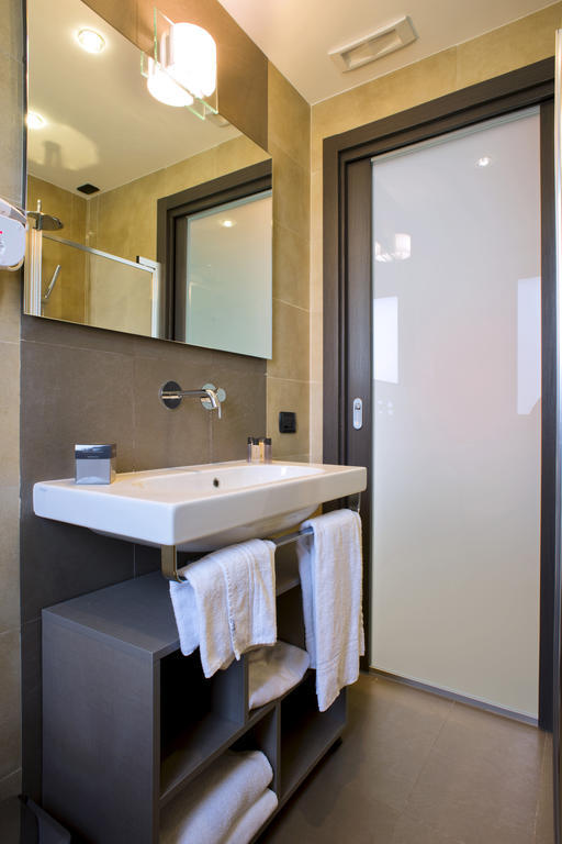 Hotel Chez Le Sourire Giffoni Valle Piana Zimmer foto