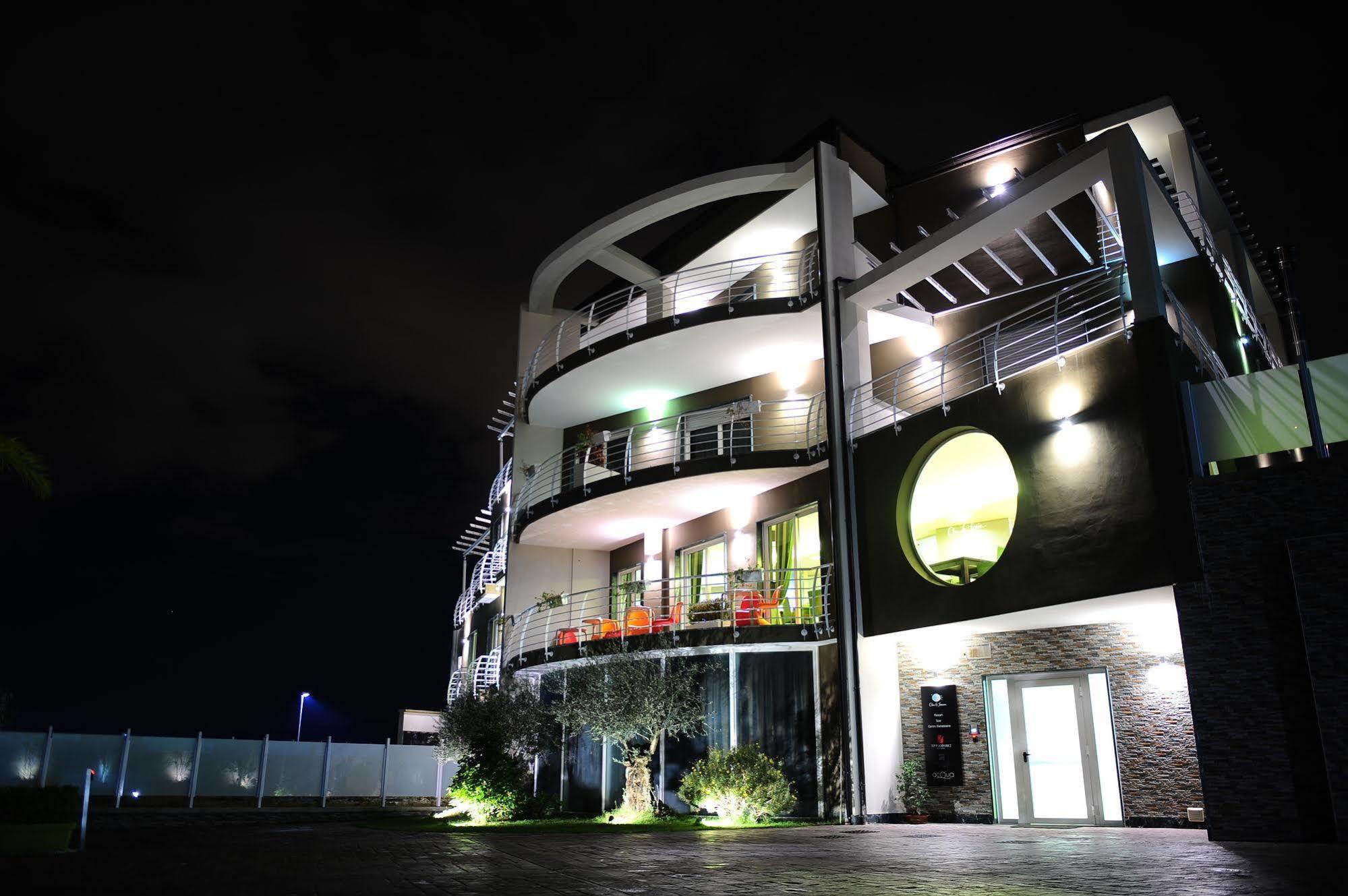 Hotel Chez Le Sourire Giffoni Valle Piana Exterior foto